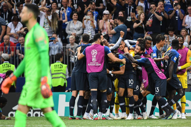 长传转移以 长传转移以