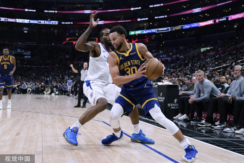 他脸上露出 他脸上露出